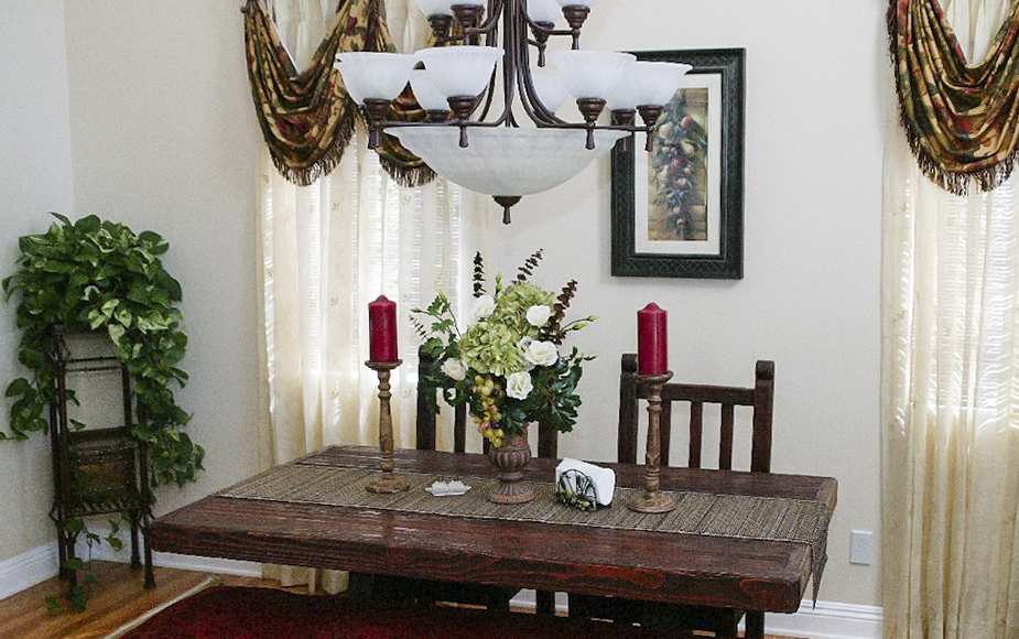  Off-White Dining Room Design